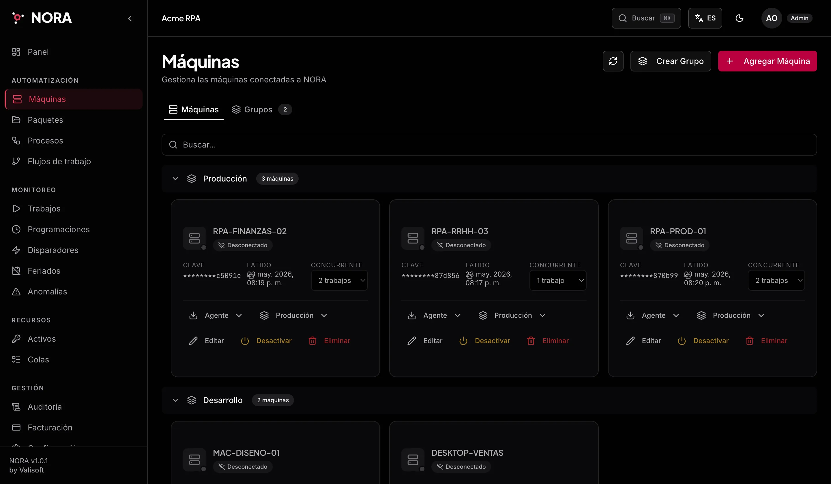 Listado de máquinas en NORA, agrupadas por entorno, con su estado de conexión, clave, último latido y trabajos concurrentes.